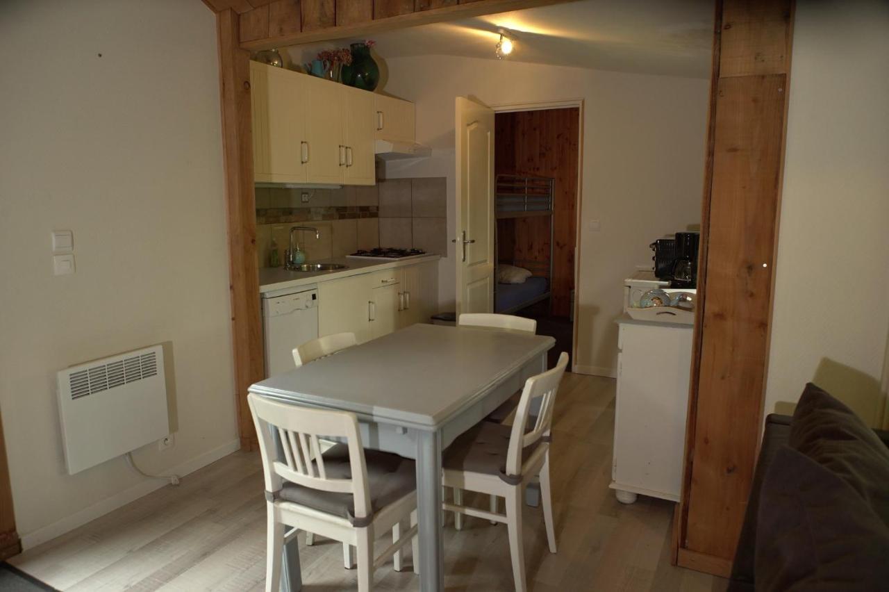 Les Grangeonnes, gîtes nature, piscine, sauna pour accueil familiale ou de groupe Saint-Basile Extérieur photo